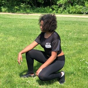 Meet your Posher, Crystal